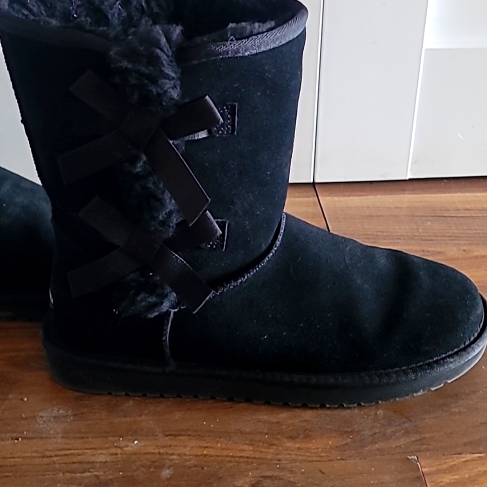 Koolaburra Black Winter Boots with Slouchy Style and Mid-Calf Height. Never Worn